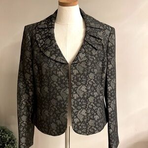 LE SUIT floral lace like print black grey, rounded pleated collar open front 14